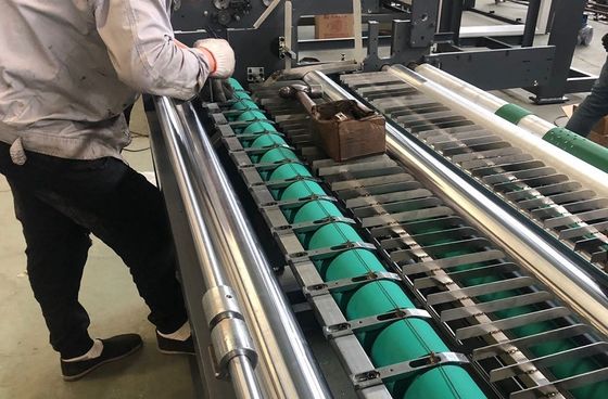 다재다능한 400mm 자동 플루트 라미네이터 기계